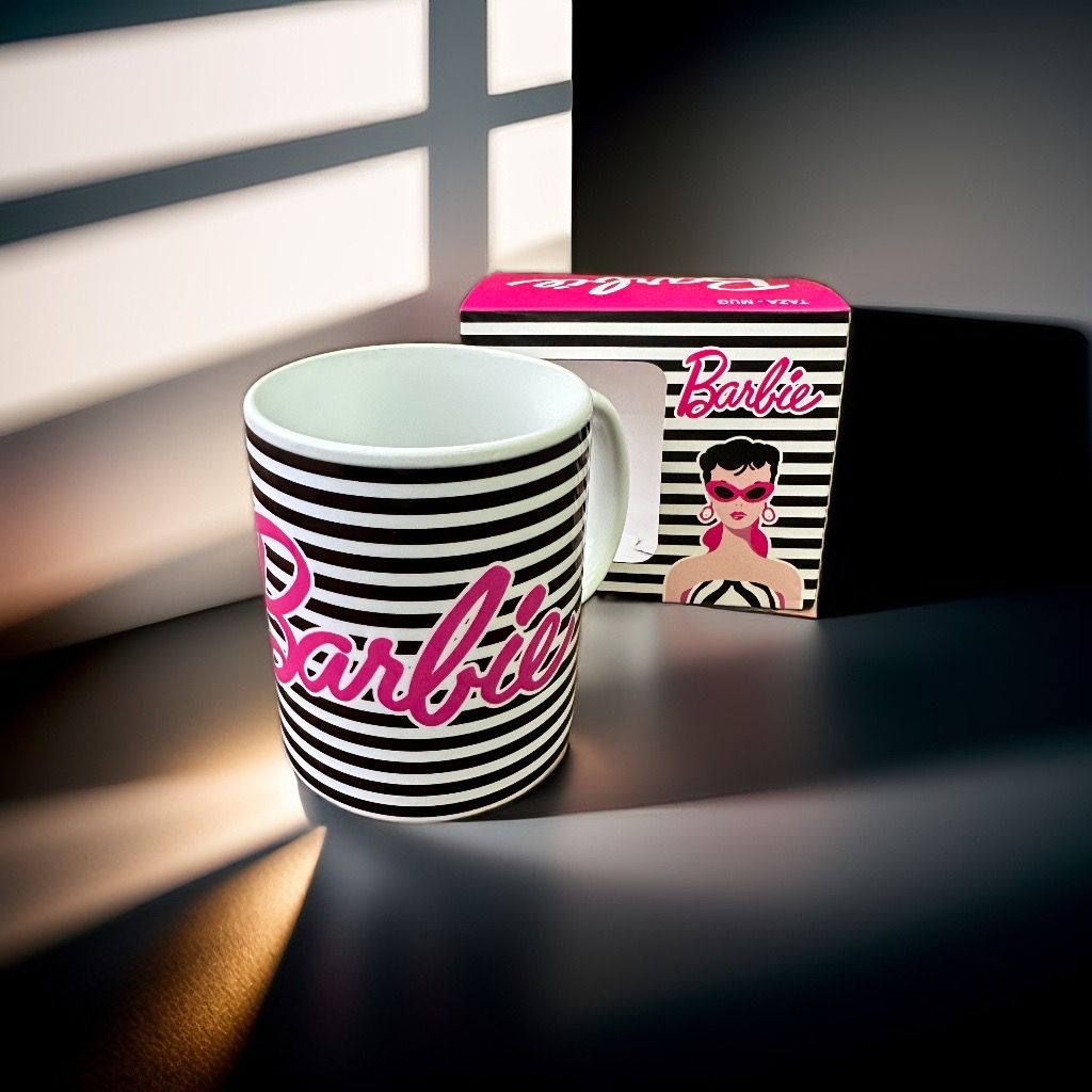 Taza Colección BARBIE en Caja de 11oz